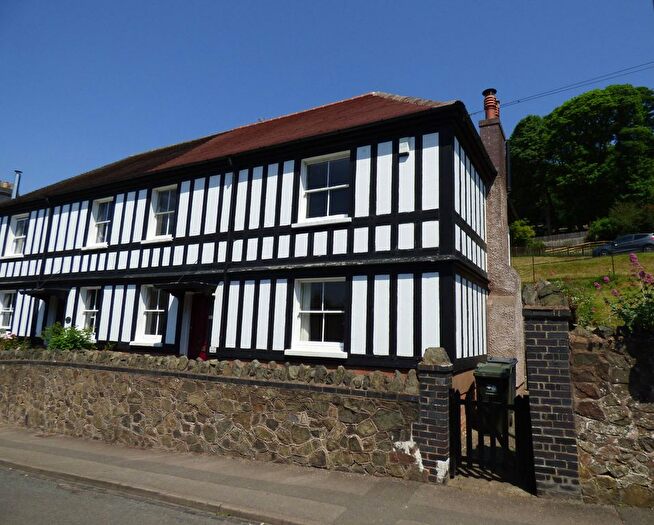 3 Bedroom Semi-Detached House For Sale In West Malvern Road, Malvern, Worcestershire, WR14