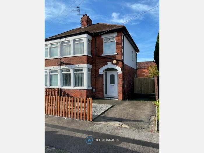 3 Bedroom Semi-Detached House To Rent In Spring Gardens, Anlaby Common, Hull, HU4