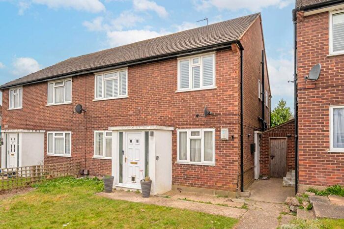 2 Bedroom Maisonette To Rent In Lawnswood, High Barnet, Barnet, EN5