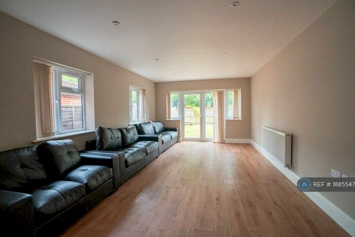 8 Bedroom Terraced House To Rent In Wilton Avenue, Southampton, SO15