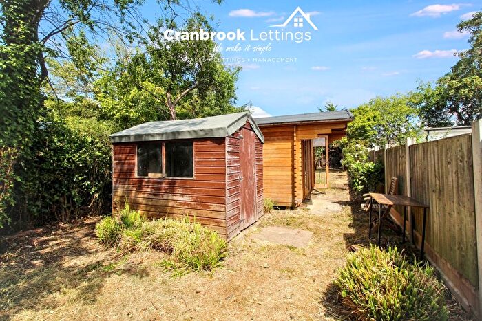 3 Bedroom End Of Terrace House To Rent In Bellevue Road, Romford, RM5