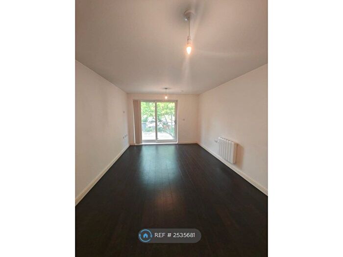 1 Bedroom Flat To Rent In Asperand House, Poole, BH12