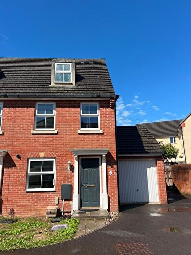 3 Bedroom Property To Rent In Hen And Chickens Field, Wincanton, BA9
