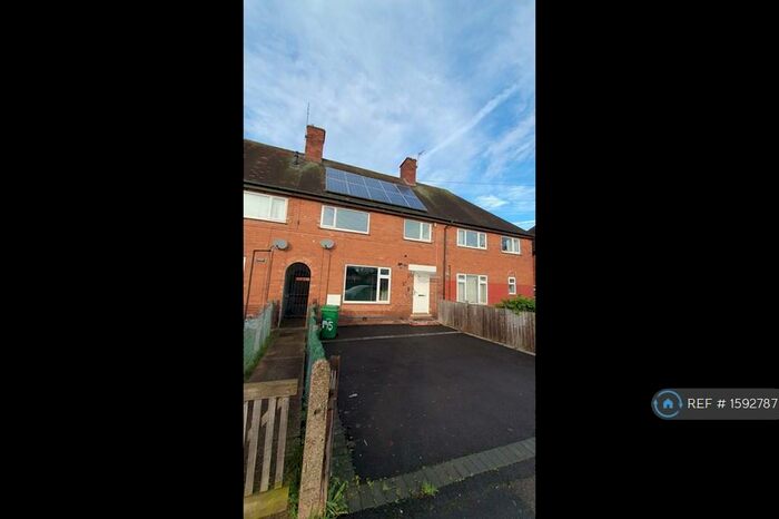 3 Bedroom Terraced House To Rent In Frinton Road, Nottingham, NG8