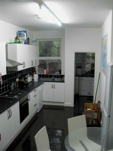 5 Bedroom Terraced House To Rent In Lombard Grove, Fallowfield, M14