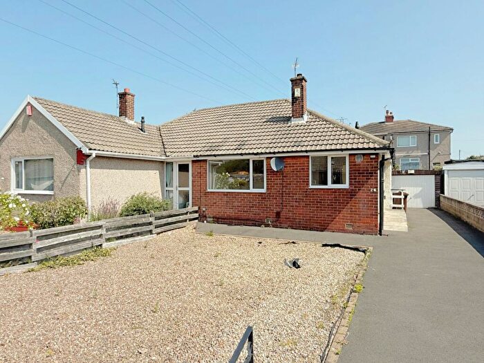 2 Bedroom Bungalow For Sale In Kings Drive, Wrose, Bradford, BD2