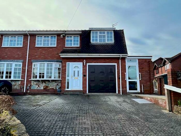 4 Bedroom House To Rent In Louise Street, Dudley, DY3