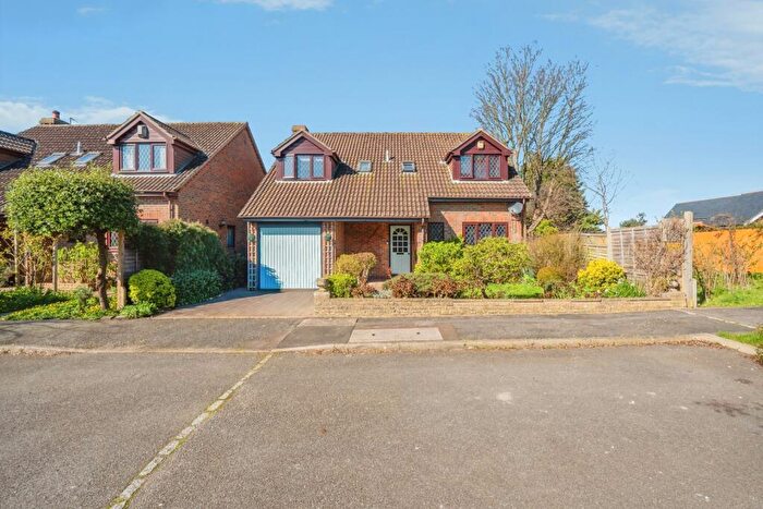 4 Bedroom Detached House For Sale In Alfrey Close, Emsworth, West Sussex, PO10