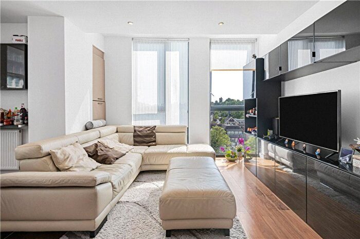 2 Bedroom Flat To Rent In Masons Avenue, Croydon, CR0