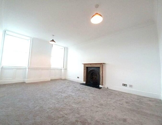 3 Bedroom Flat To Rent In Clerkenwell Road, London, EC1M
