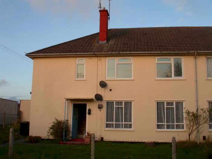 2 Bedroom Flat To Rent In Harmer Close, Henbury, Bristol, BS10