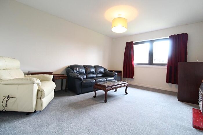 2 Bedroom Flat To Rent In Mastrick Road, Aberdeen, AB16