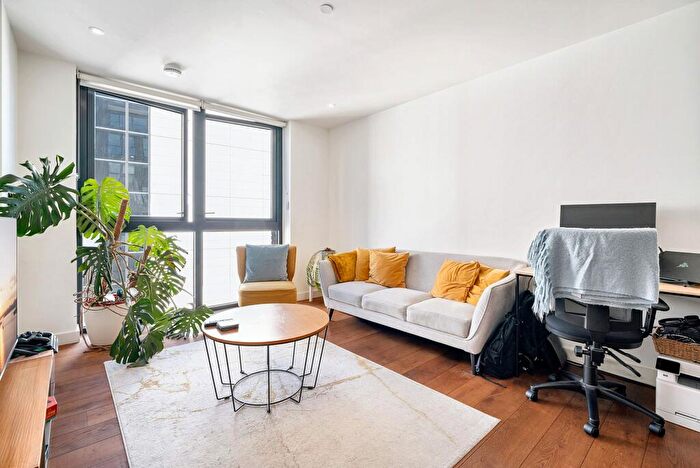 2 Bedroom Apartment For Sale In Emery Way, London, E1W