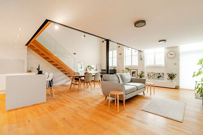 3 Bedroom Flat For Sale In Lochend Road, Edinburgh, EH6