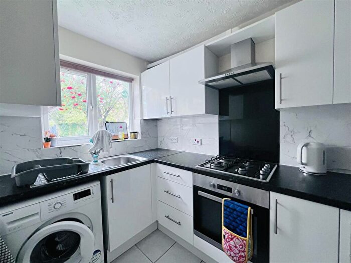 4 Bedroom House To Rent In Heron Drive, Lenton, Nottingham, NG7