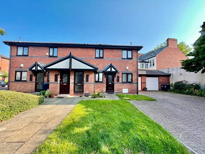 2 Bedroom Flat To Rent In Shipley Court, Gateshead, NE8