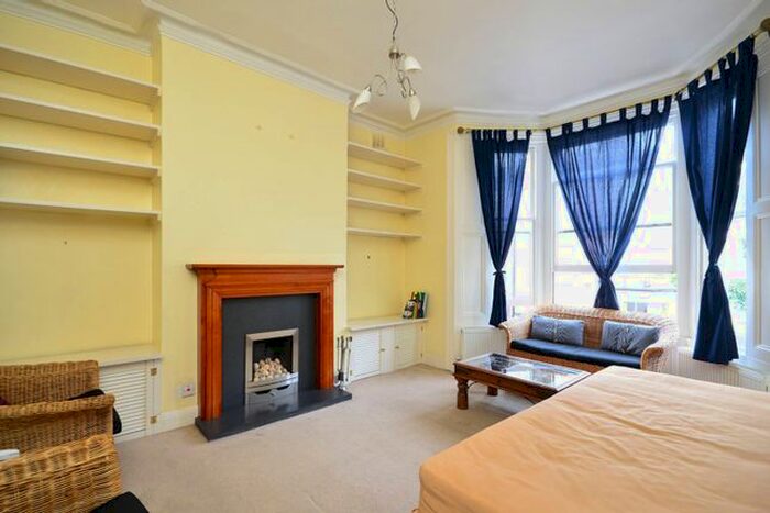 1 Bedroom Flat To Rent In Sulgrave Road, Hammersmith, London, W6