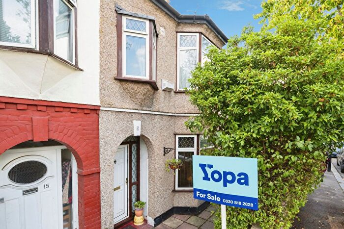 3 Bedroom Terraced House For Sale In Avondale Road, London, E17