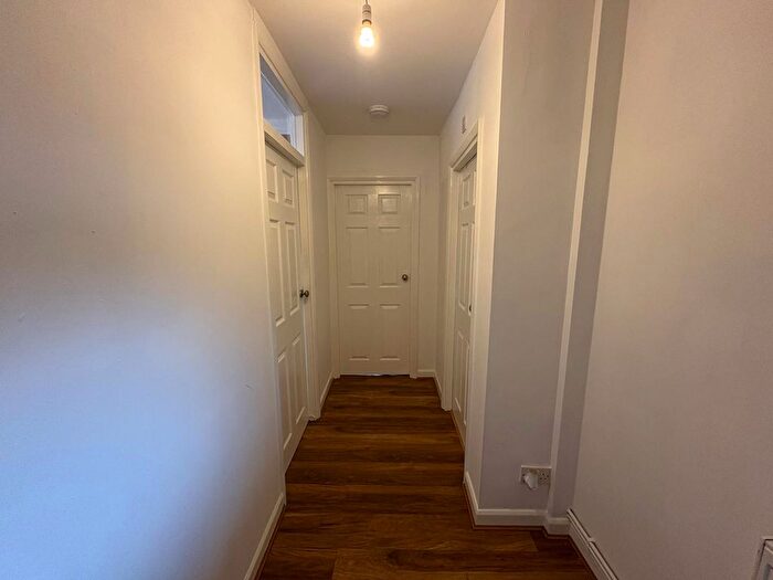 1 Bedroom Flat To Rent In Central Drive, Coseley, WV14