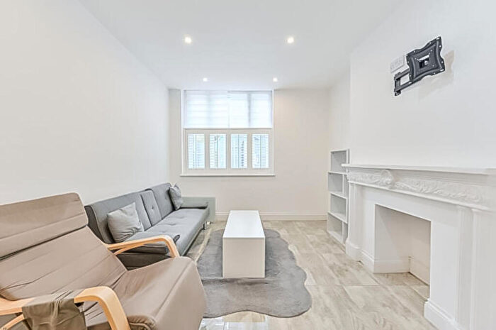 1 Bedroom Flat To Rent In Newell Street, Limehouse, London, E14