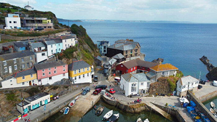 5 Bedroom Cottage For Sale In The Cliff, Mevagissey, Cornwall, PL26