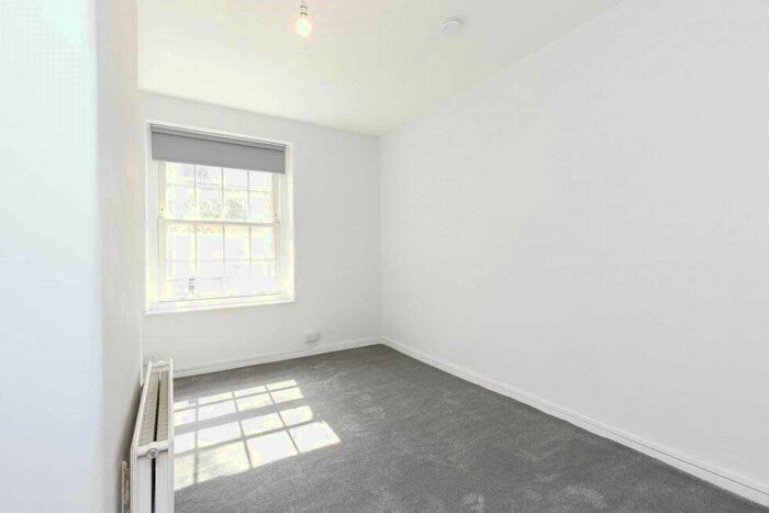 1 Bedroom Flat To Rent In Phoenix Road, London, NW1