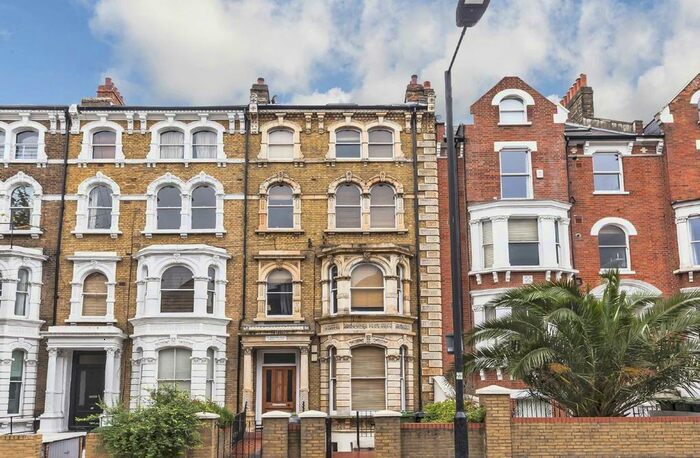 3 Bedroom Flat To Rent In Bedford Road, London, SW4