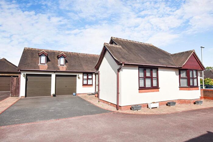 4 Bedroom Detached Bungalow For Sale In Connaught Drive, South Woodham Ferrers, Chelmsford, CM3