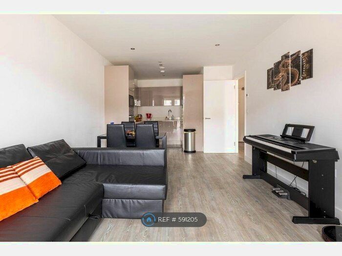 1 Bedroom Flat To Rent In Trinity Way, London, W3