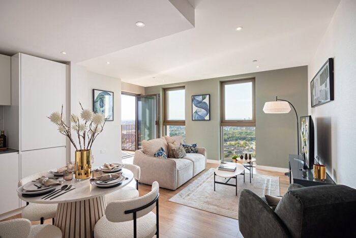 1 Bedroom Flat To Rent In One Thames Quay, London, E14