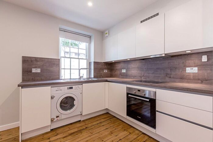 3 Bedroom Flat To Rent In A Brent House Brenthouse Road, E9