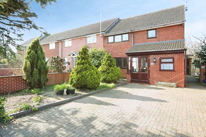 3 Bedroom End Of Terrace House To Rent In Lister Road, Atherstone, CV9