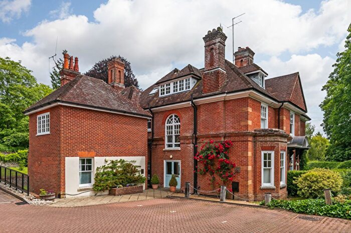 1 Bedroom Flat For Sale In Mead Road, St. Cross Mede Mead Road, SO23