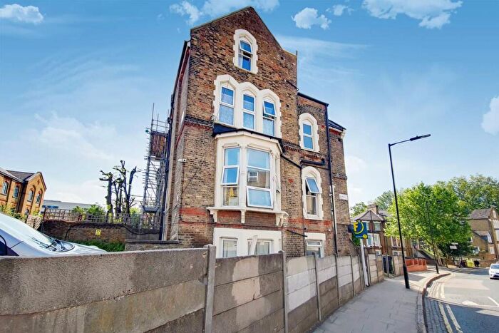 Studio To Rent In St Marks Rise, Dalston, London, E8