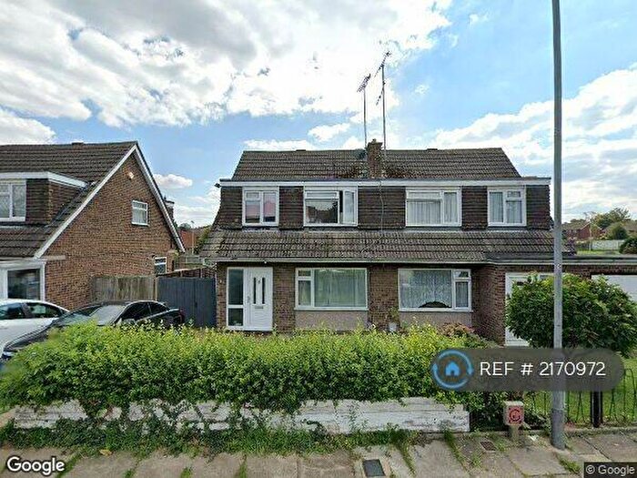 3 Bedroom Semi-Detached House To Rent In Brickly Rd, Luton, LU4