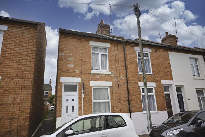 2 Bedroom Terraced House To Rent In East Street, Abington, NN1
