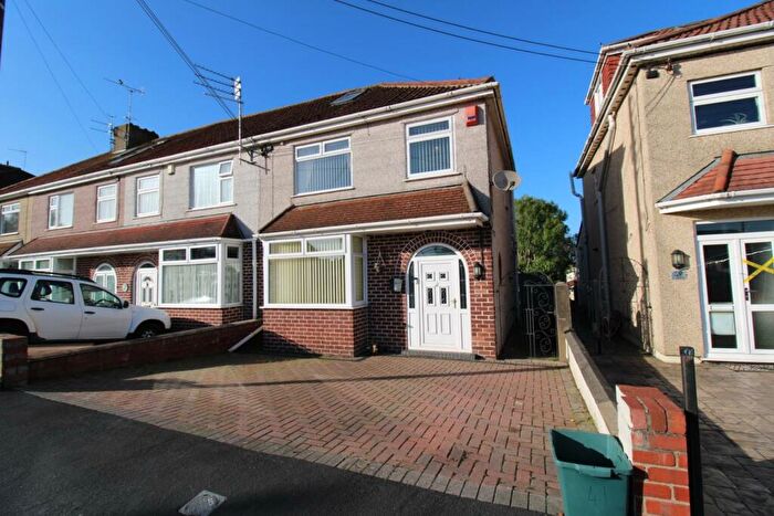 3 Bedroom End Of Terrace House For Sale In Middle Road, Bristol, BS15
