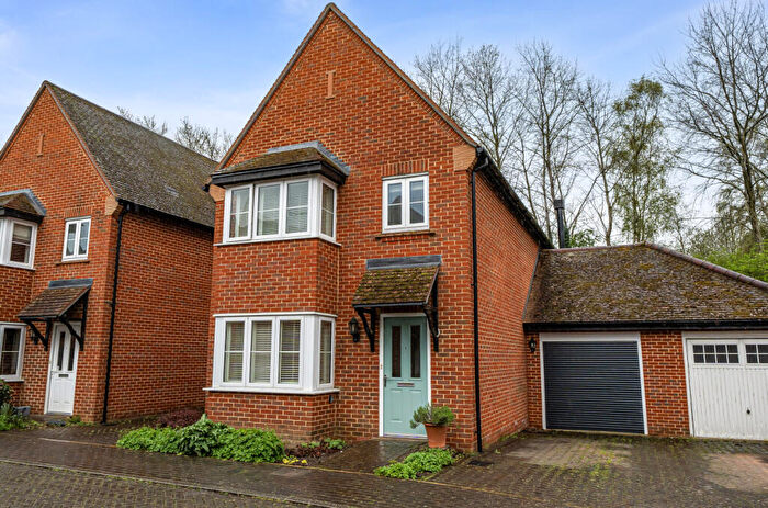 3 Bedroom Detached House For Sale In Bakeland Gardens, Alresford, Hampshire, SO24