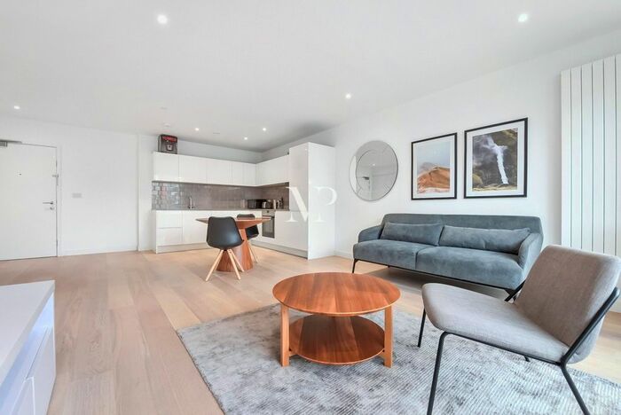 2 Bedroom Flat To Rent In Fairwater House, Bonnet Street, Greater London, E16