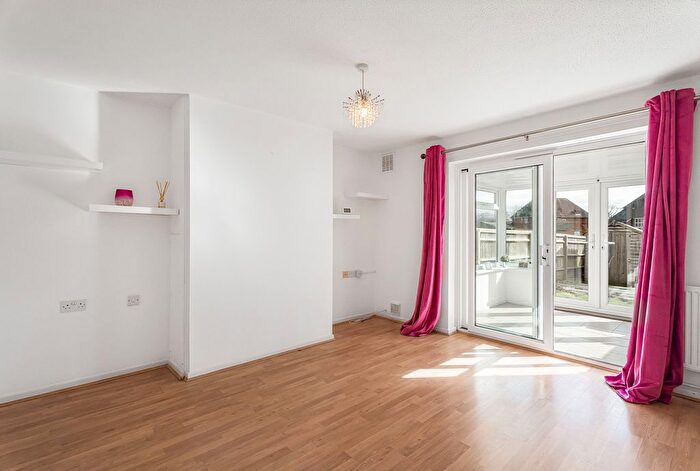 2 Bedroom Terraced House For Sale In Blakes Field, Didcot, OX11