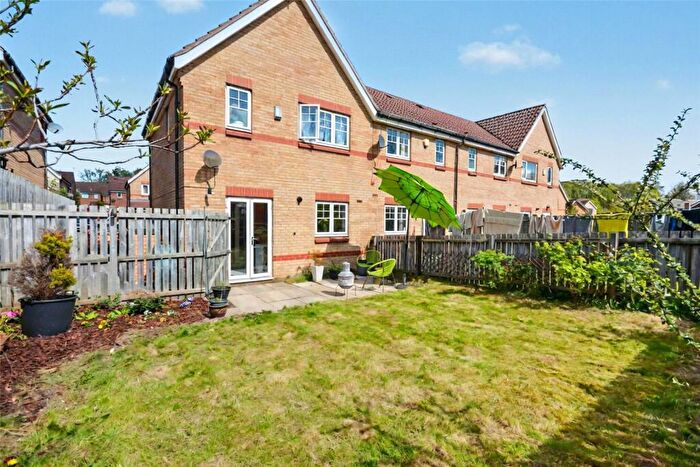 3 Bedroom End Of Terrace House For Sale In Tavistock Close, Leeds, West Yorkshire, LS12