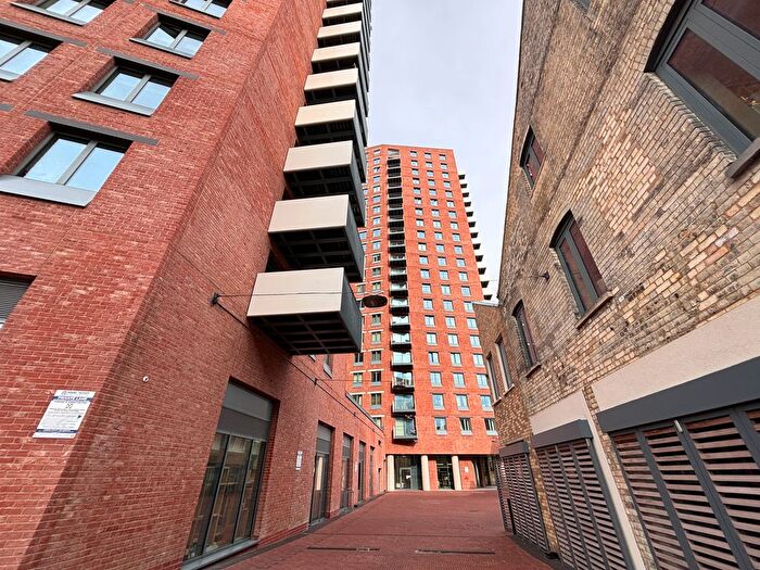 1 Bedroom Flat To Rent In Skyline Apartments, Makers Yard, London, E3
