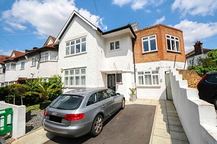 4 Bedroom Maisonette To Rent In Crescent Lane, London, SW4