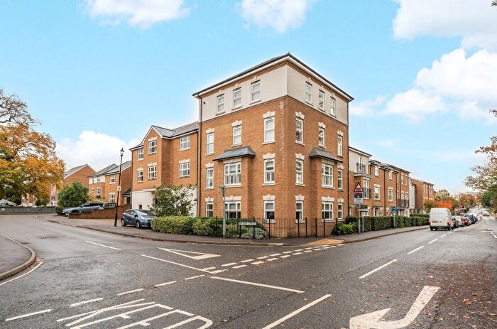 2 Bedroom Flat For Sale In Parsonage Road, Horsham, RH12