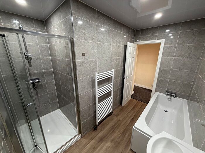 2 Bedroom Flat To Rent In Bury Road, Bolton, BL2