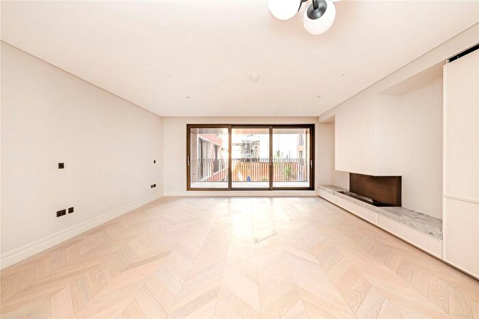 3 Bedroom Flat For Sale In Carrington Street, Mayfair, London, W1J