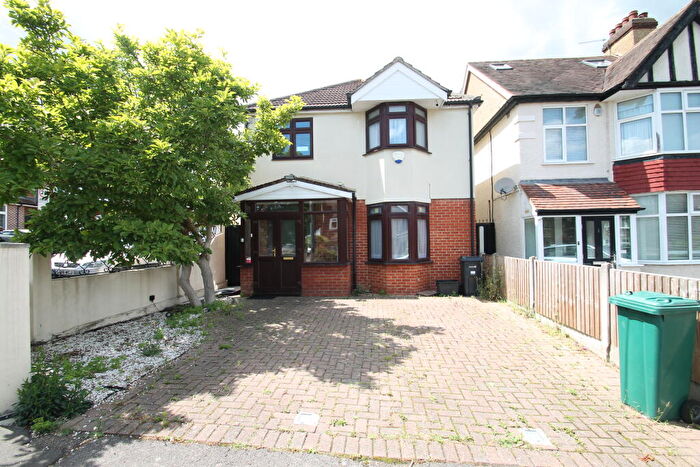 4 Bedroom Detached House To Rent In Arlington Road, Woodford Green, Redbridge, IG8