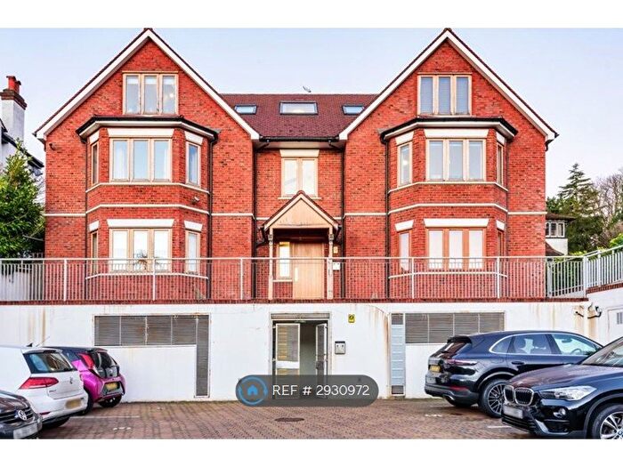 2 Bedroom Flat To Rent In Plough Lane, Purley, CR8
