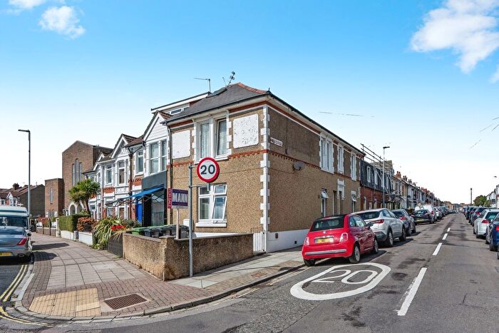 1 Bedroom Flat For Sale In Tangier Road, Portsmouth, Hampshire, PO3
