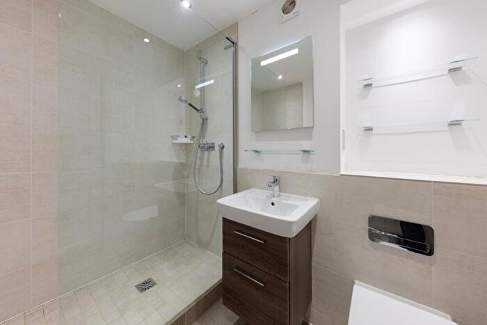 2 Bedroom Apartment For Sale In Tower Bridge Wharf, St. Katharines Way, London, E1W